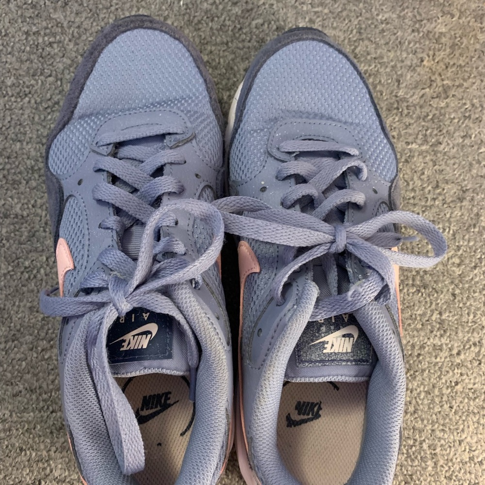 Nike sneakers! Size 8
